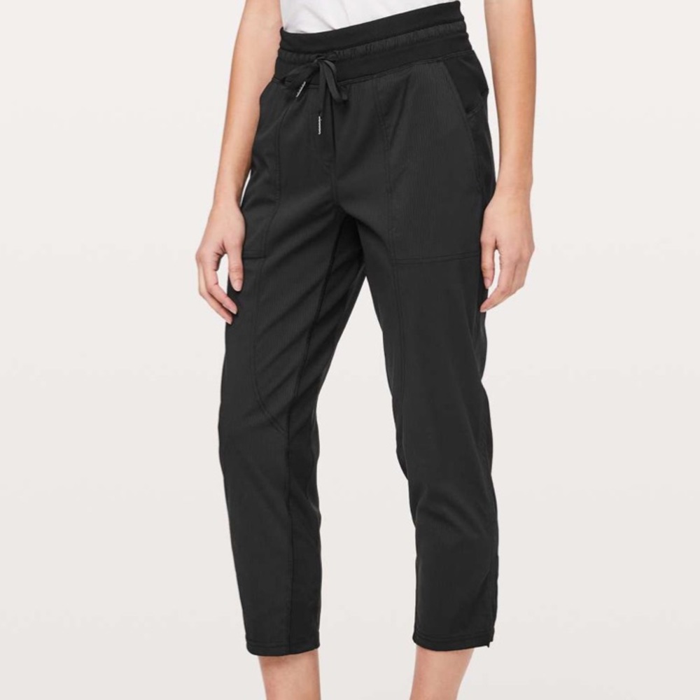 Lululemon Dance Studio Crop *25" Black